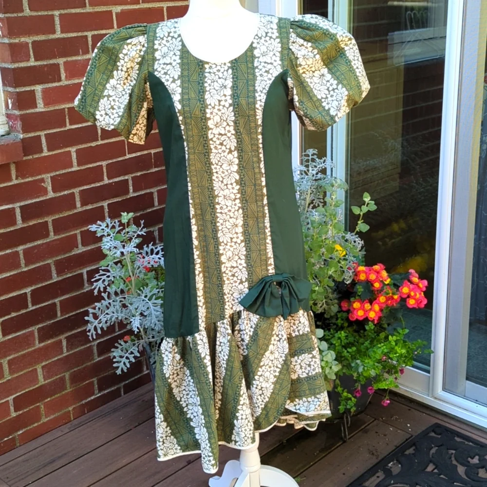 Vintage Hawaiian Lolenani Dress - Picture 2 of 10